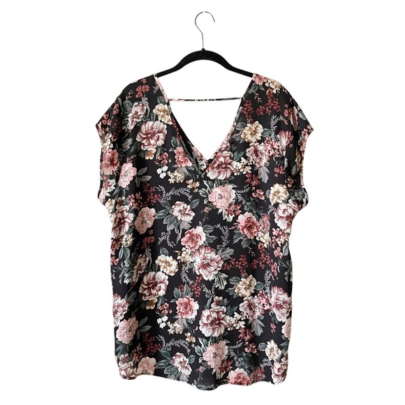 Halogen Top Women's Size XL Black Rose Floral Double V-Neck Flowy Blouse Career - Picture 3 of 8